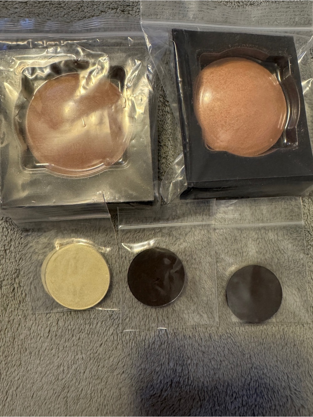 Stila Peach & Champagne Highlighter Duo with Deep Brown Accent Pans